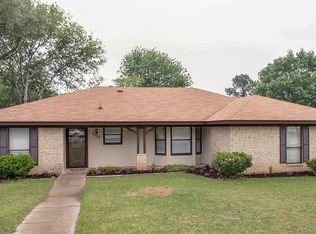 7112 Brookhaven Ct, North Richland Hills, TX 76182