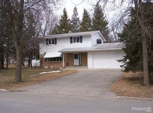 1402 Home Ln, International Falls, MN 56649