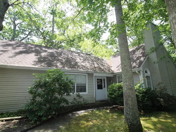 700 Falcon Crest Ct, Galloway, NJ 08205