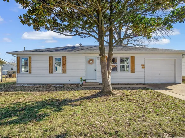 218 E South 5th St, Red Bud, IL 62278