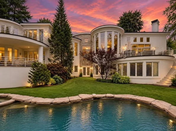 99 Baldpate Hill Rd, Newton, MA 02459