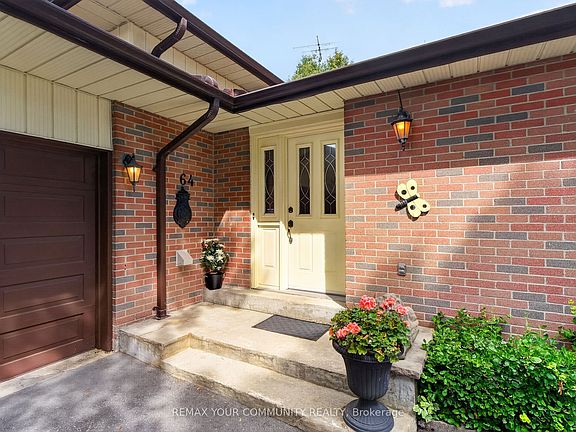 2nd image of 64 Kentish Cres