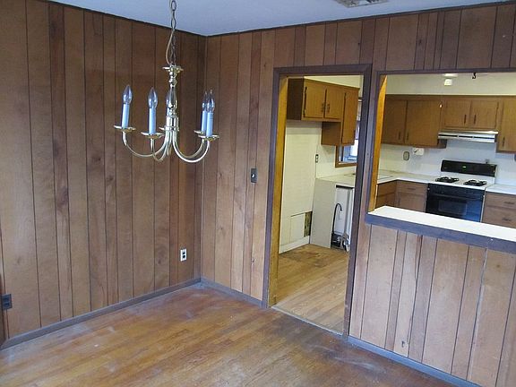 Dining Room to Kitchen