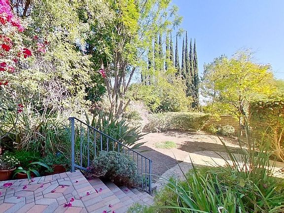 4th image of 21847 Woodland Crest Dr