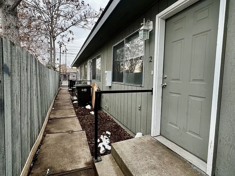 1316 Garfield Ave — Photo 3