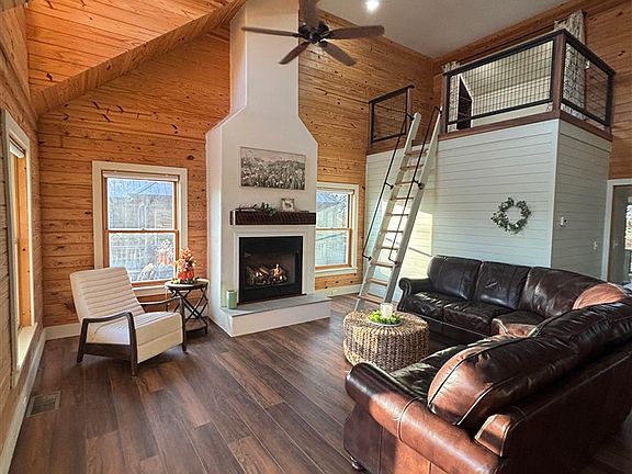 5th image of 288 Maple Dr