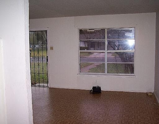 2nd image of 6810 GREENCASTLE DR