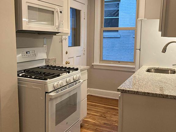 3rd image of 3404 Whitfield Ave #3409-82