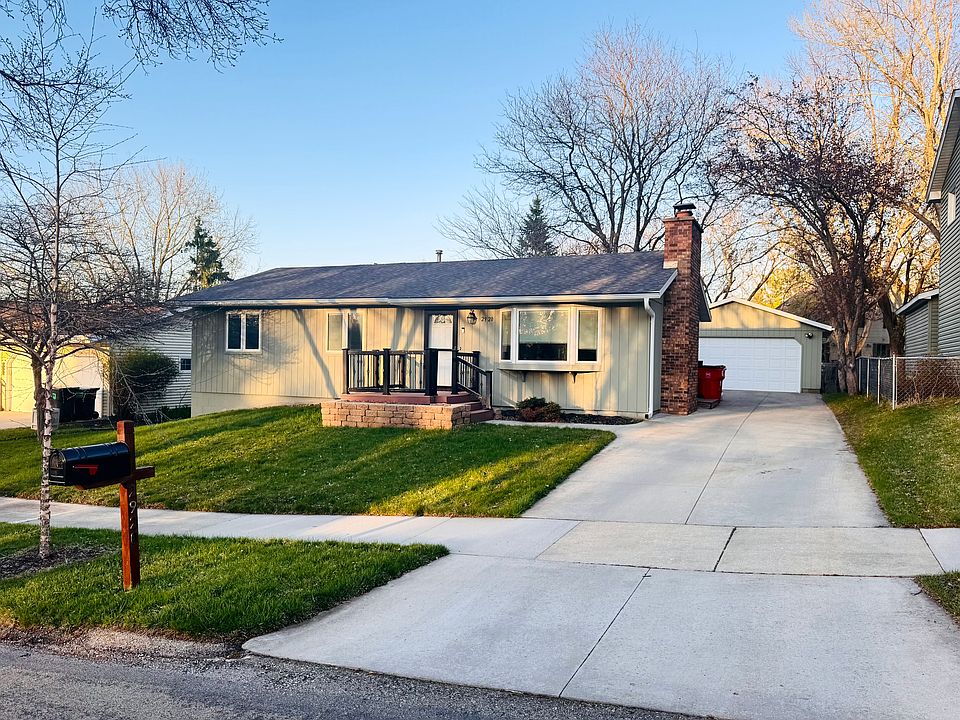 1st image of 2920 7th Ave NW
