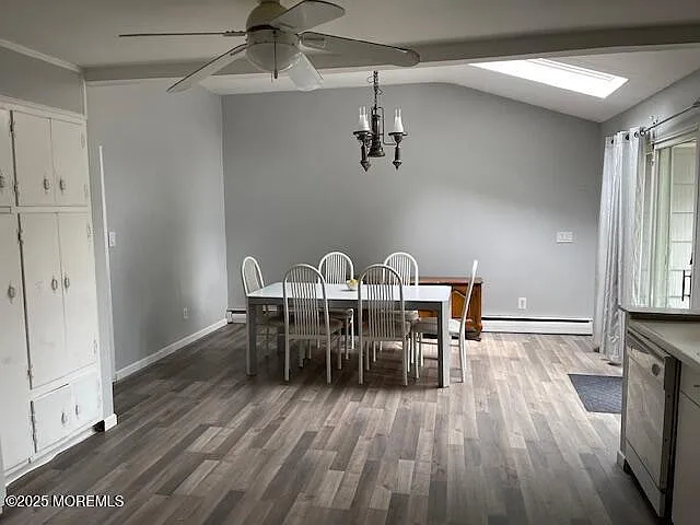 3 bed, 2.5 bath, 1700 sqft, $2,500 — Photo 2