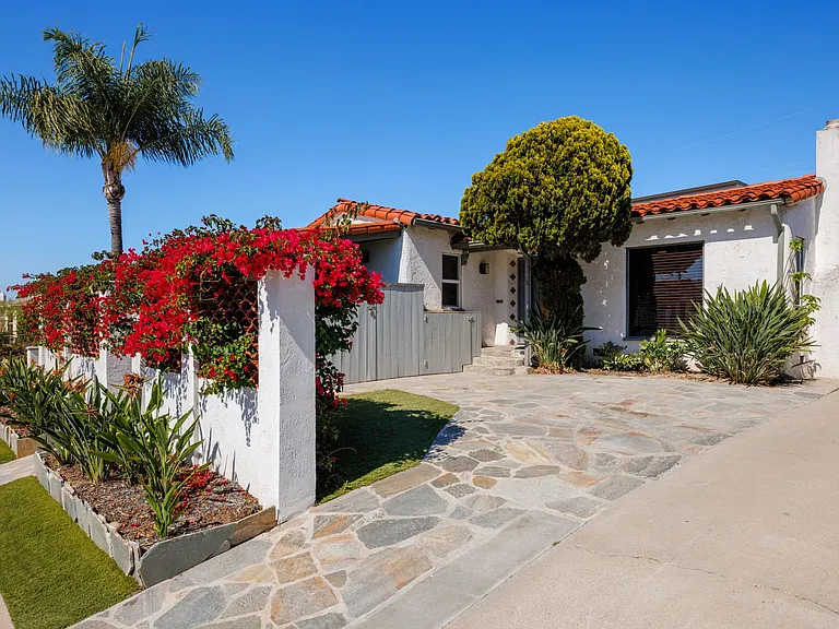 4715 Soria Dr — Photo 20