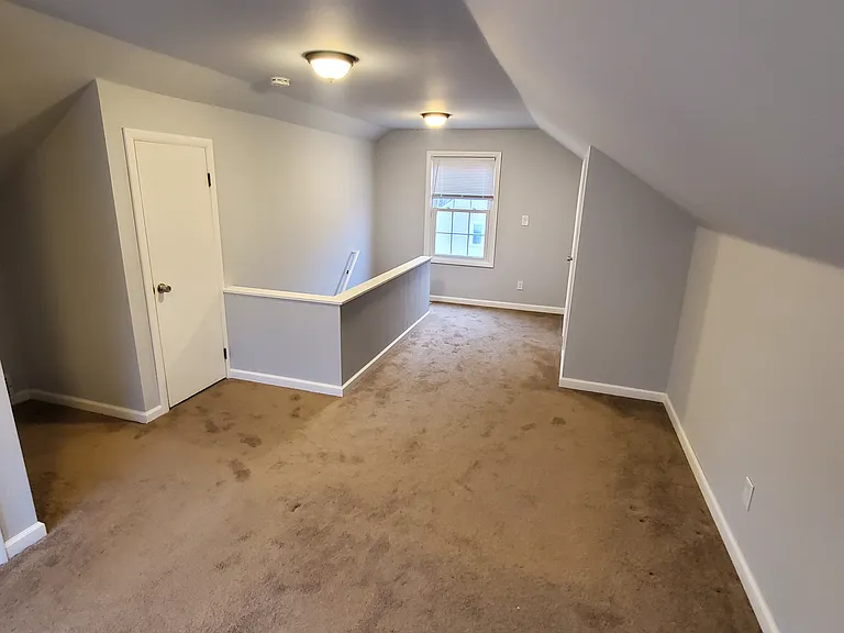 521 N Rembrandt Ave — Photo 25