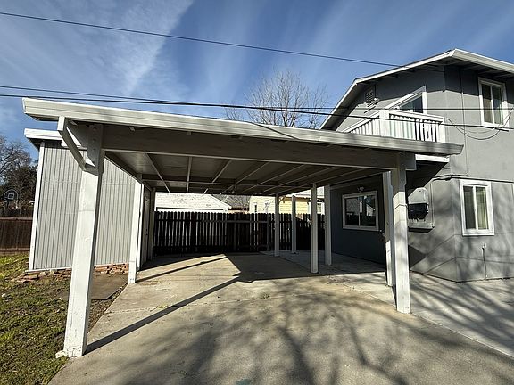 3rd image of 132 Clover St