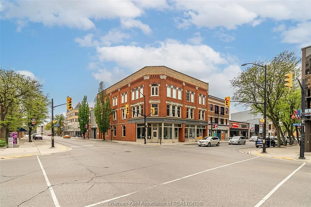 1 bed, $1,595 — Photo 1