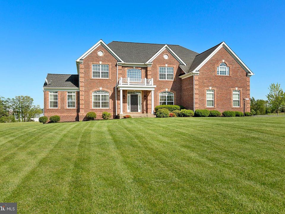 1st image of 15315 Mountain Crest Ct