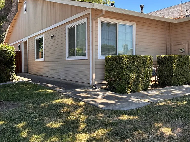1741 Wildflower Cir — Photo 2