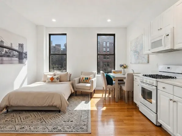 237 E 53rd St #R5c, New York, NY 10022