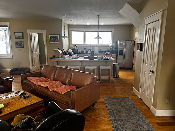 4th image of 302 Horseshoe Dr