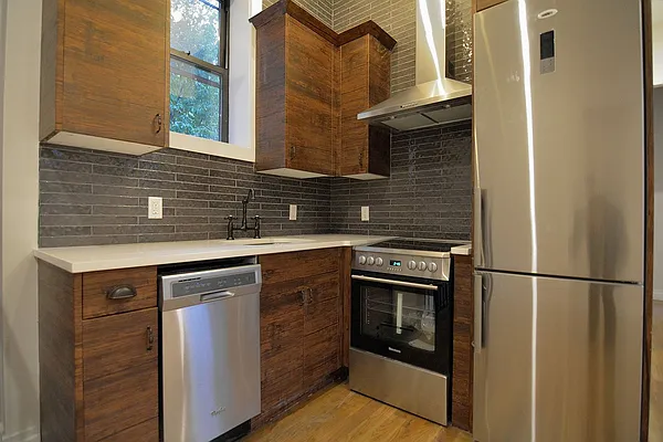 Rented by Hagstrom Management Inc | media 24