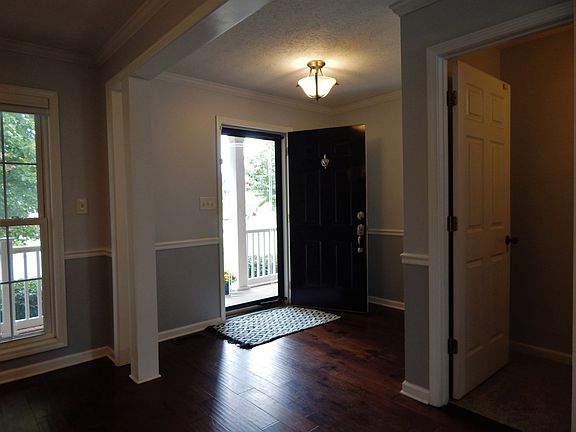 4th image of 158 Gallant Ct