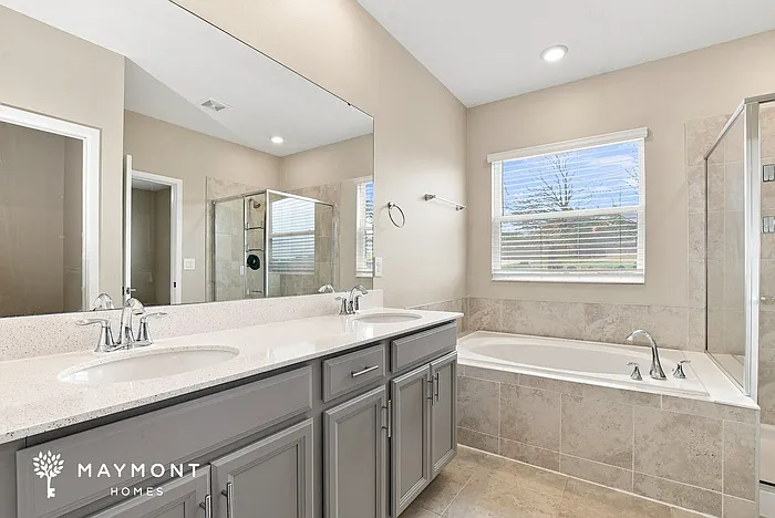 1693 Chatsworth Cir — Photo 9