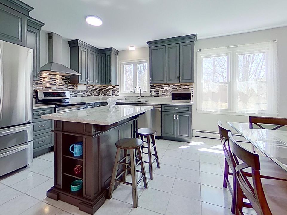 1st image of 51 Dolphin Way