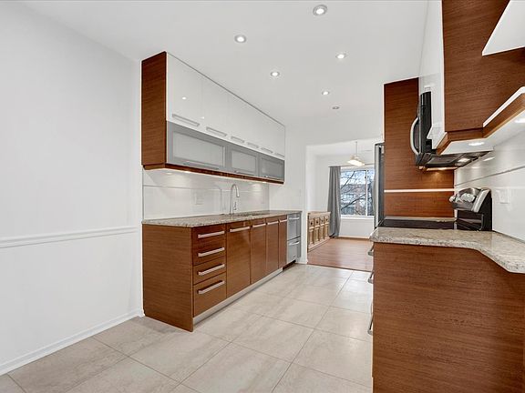 5th image of 3085 Pheasant Creek Dr APT 212