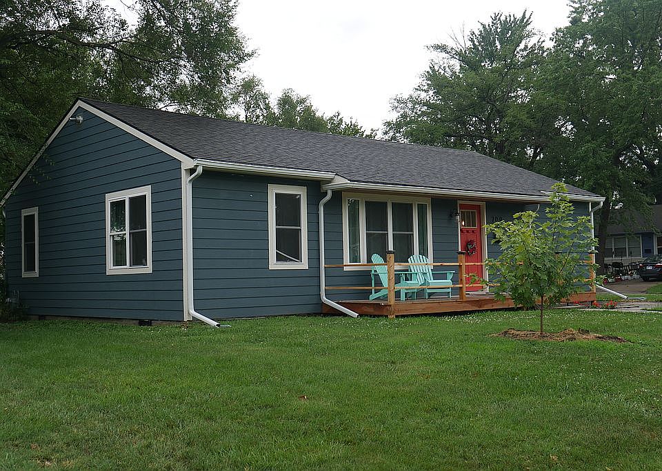 2nd image of 709 W Poor St