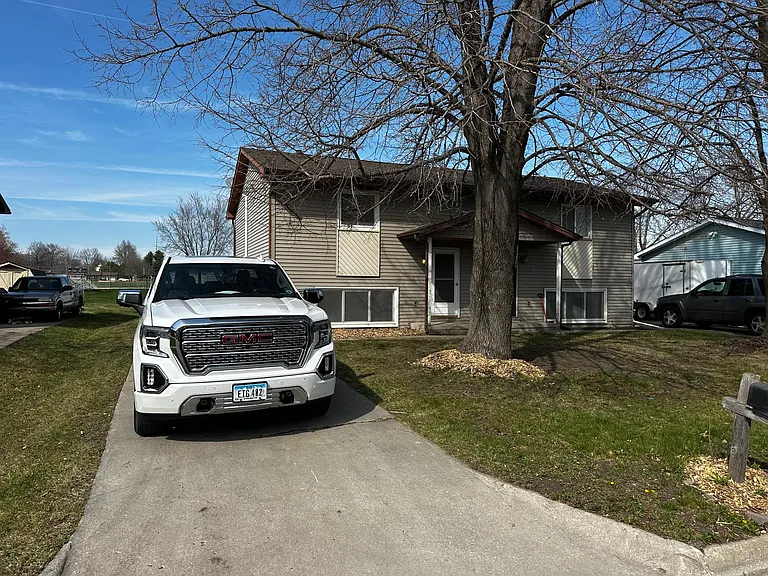 1105 E Pl #B — Photo 1