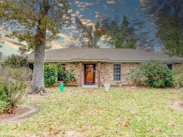 922 Garden Dr, Westlake, LA 70669