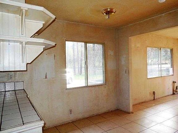 eating area next to the kitchen