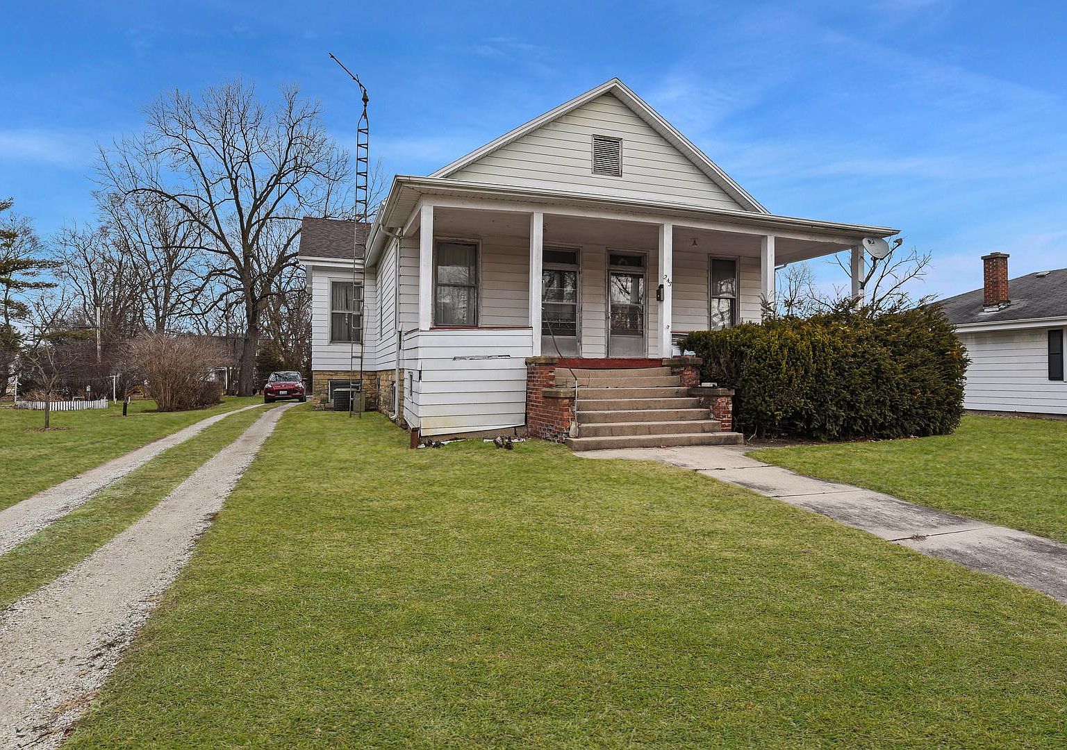 243 W Pells St, Paxton, IL 60957 Zillow