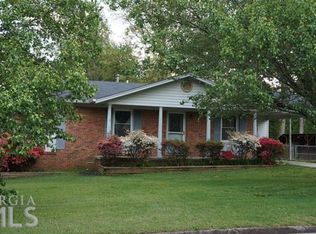 450 Roxbury Dr, Riverdale, GA 30274