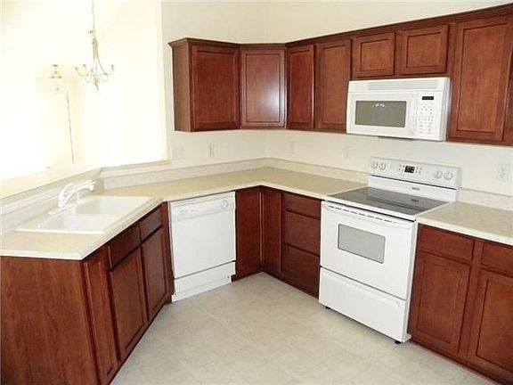 5th image of 10745 Whippoorwill Ln