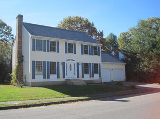4 Bittersweet Cir, Shrewsbury, MA 01545