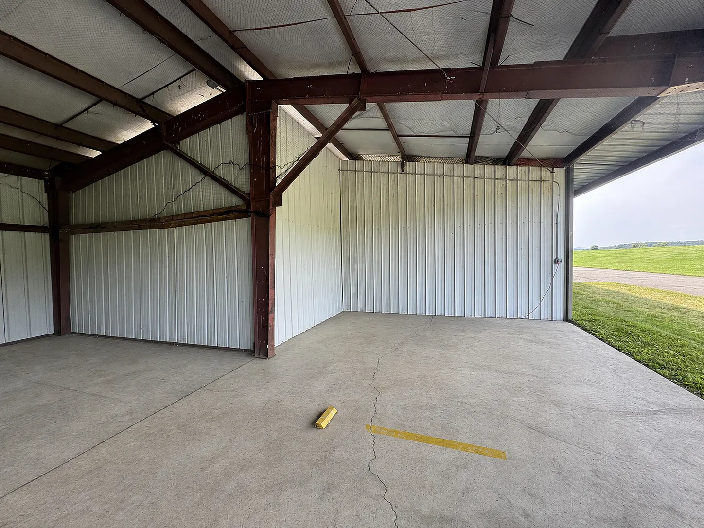 65 Windsock Lane - Open T-Hangar - 4 — Photo 4