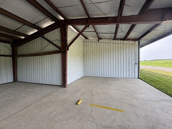 4th image of 65 Windsock Lane Open Hangar #4