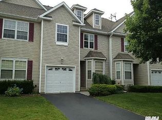 58 Snowdance Ln, Nesconset, NY 11767