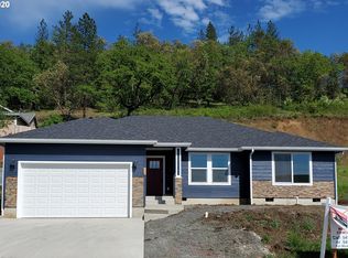 655 NE Cummins St, Roseburg, OR 97470