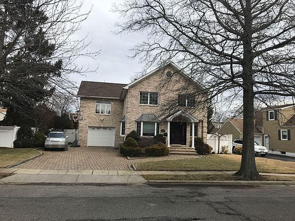 2nd image of 27 Greenlawn Blvd