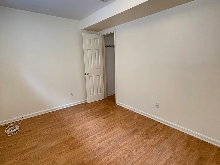1109 Rockland Ave #1L — Photo 8