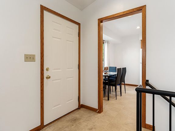 4th image of 4973/4975 Christy Cir