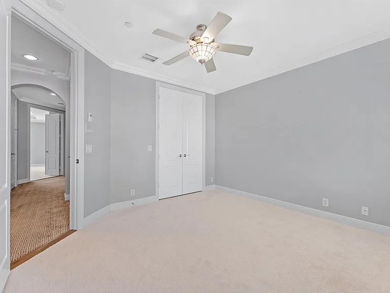 604 NE Francesca Ln — Photo 24