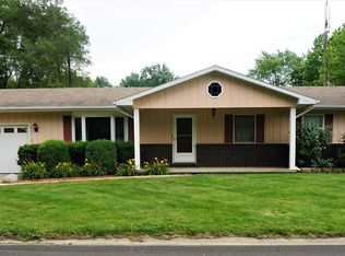 605 N Park Ave, Chatham, IL 62629
