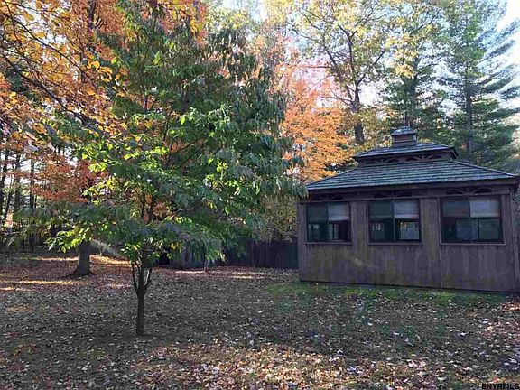 5th image of 298 Meadowlark Dr