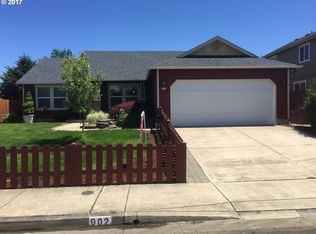 902 Grassland St, Creswell, OR 97426