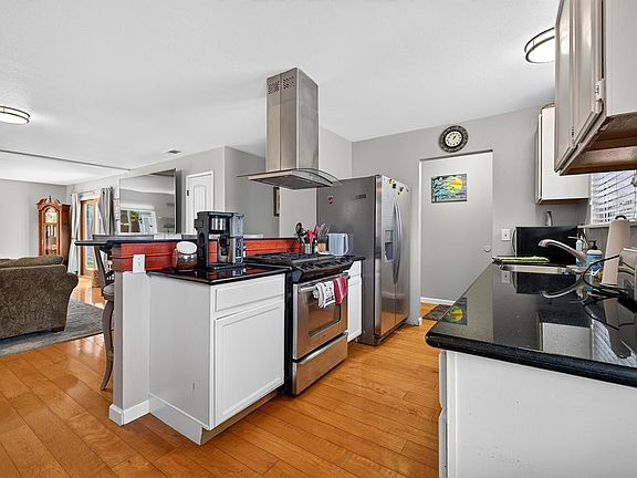 4th image of 1304 San Jose Way