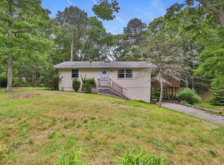 37 Cammett Ln, Marstons Mills, MA 02648