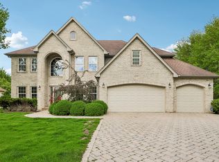 426 Heatherwood Dr, Oswego, IL 60543