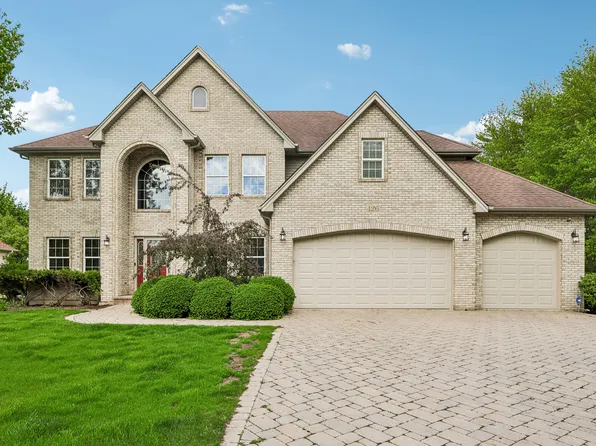426 Heatherwood Dr, Oswego, IL 60543